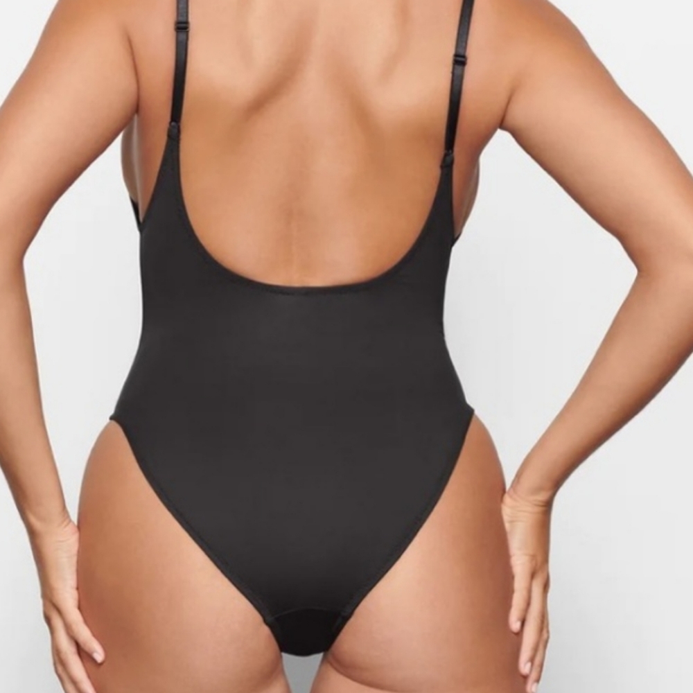 SKIMS Scoop Neck OnePiece Swimsuit 3X - Picture 11 of 16